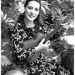 Ohelo Iwalani 9x11 Portrait947.jpg