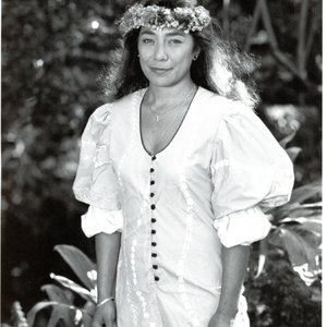 Kalimi Iwalani 9x11 Portrait-2642.jpg